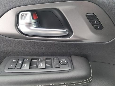 New 2026 Chrysler Pacifica Select image 19