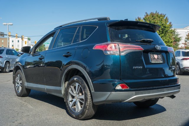 Used 2018 Toyota RAV4 XLE AWD/4WD image 5