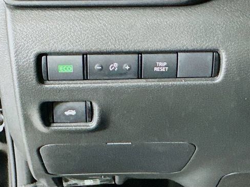 Used 2025 Nissan Sentra S FWD image 12