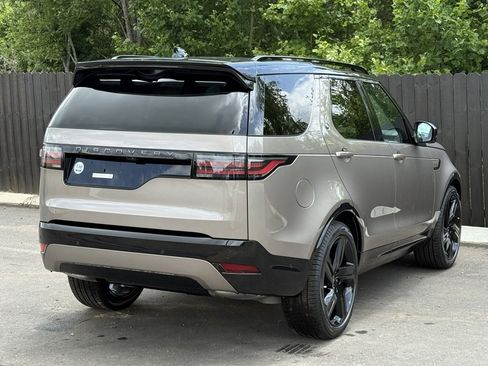 New 2025 Land Rover Discovery Dynamic SE image 6