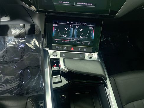 Used 2021 Audi e-tron Premium w/ Convenience Plus Package image 16