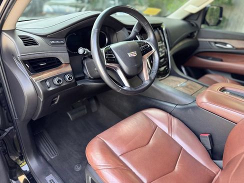 Used 2017 Cadillac Escalade Premium Luxury w/ LPO, Radiant Package AWD/4WD image 14