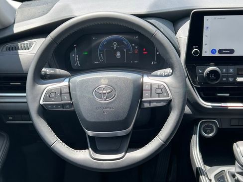 Certified 2026 Toyota Grand Highlander XLE FWD image 43