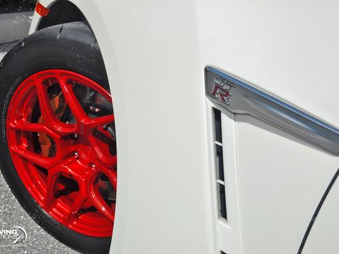 Used 2019 Nissan GT-R Premium image 39