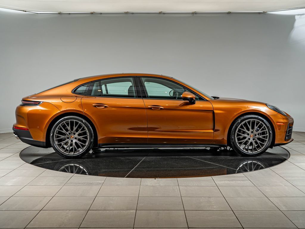 Certified 2024 Porsche Panamera 4 AWD/4WD image 9