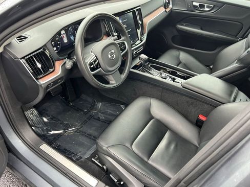 Used 2019 Volvo S60 T6 Momentum w/ Multimedia Package AWD/4WD image 11