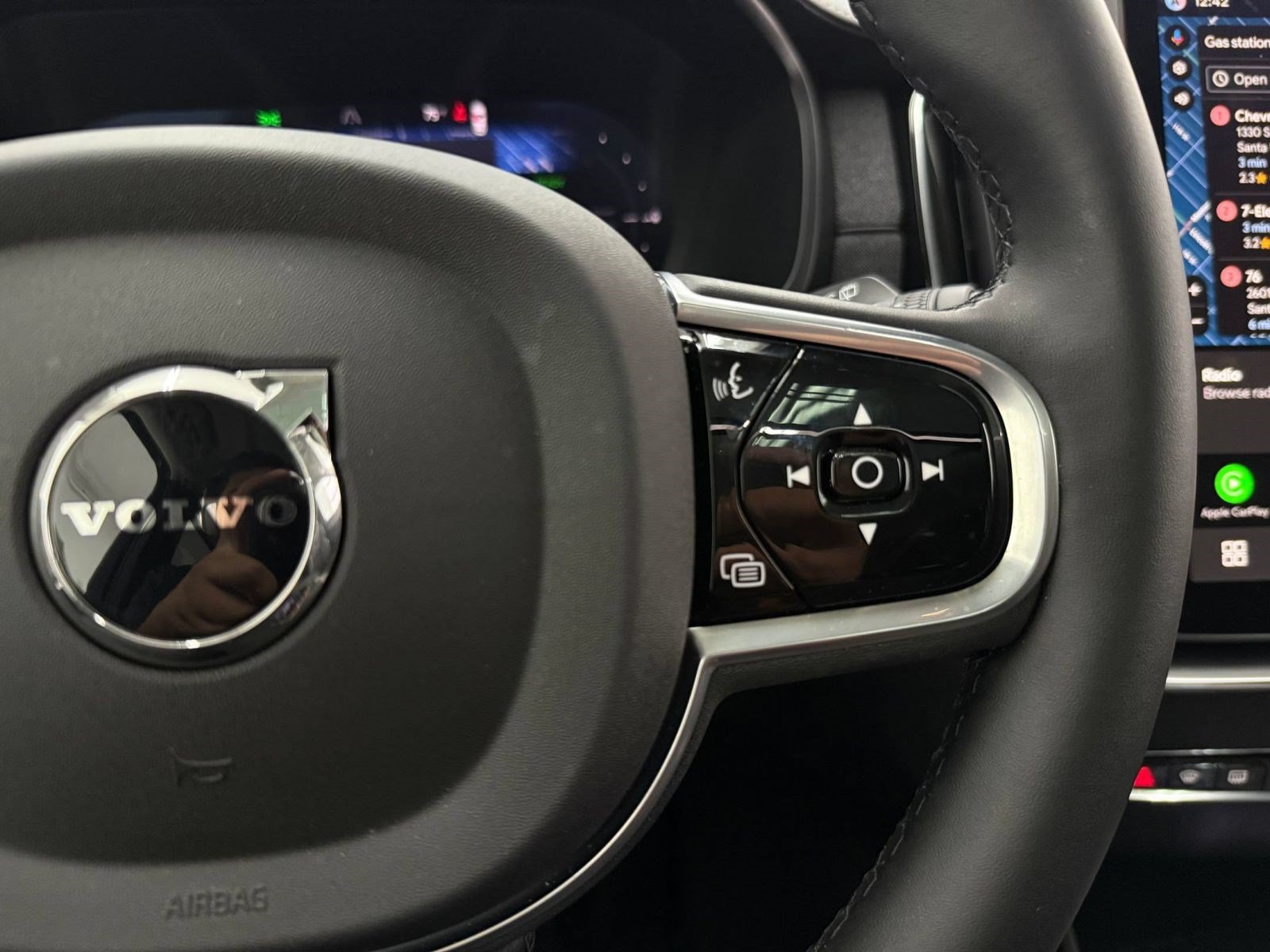 Used 2026 Volvo XC90 T8 Ultra w/ Protection Package AWD/4WD image 14