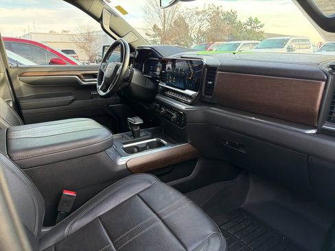 Used 2023 Chevrolet Silverado 1500 High Country w/ High Country Premium Package image 5