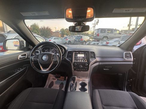 Used 2017 Jeep Grand Cherokee Laredo w/ Quick Order Package 23E image 13