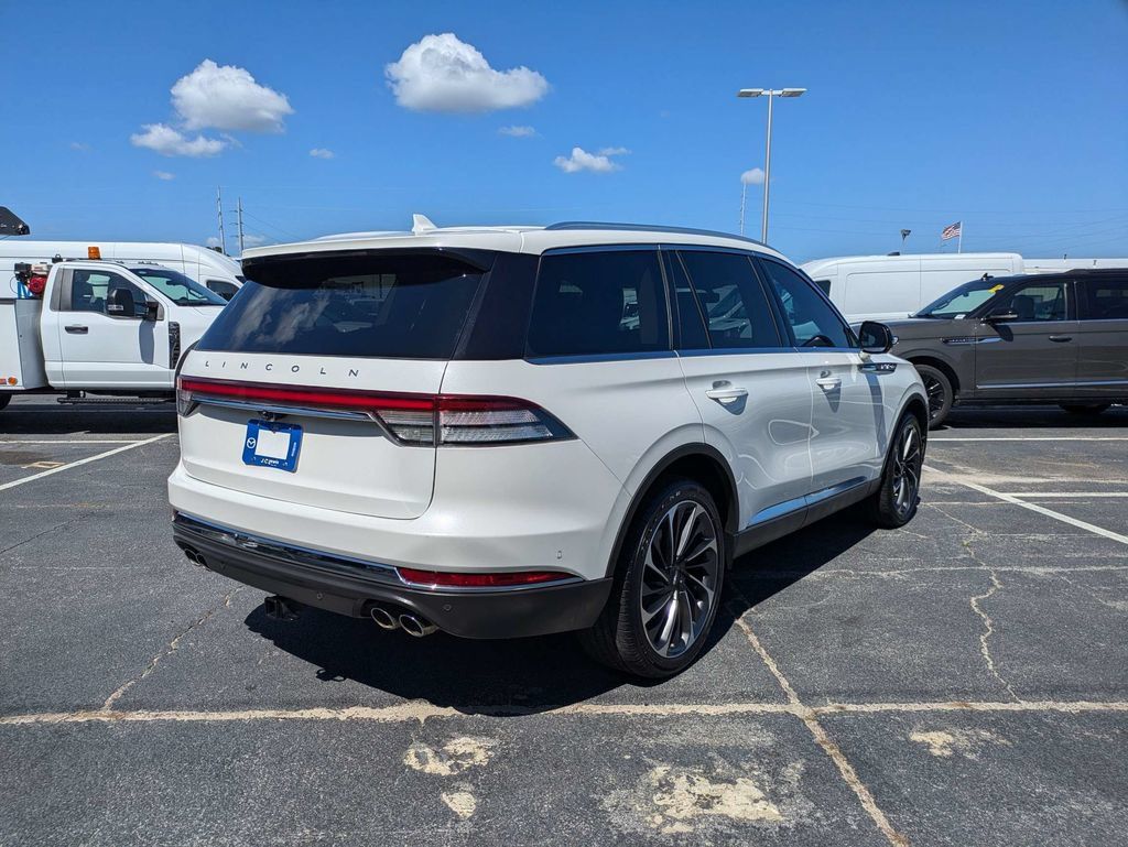 Used 2021 Lincoln Aviator Reserve w/ Equipment Group 201A AWD/4WD image 4