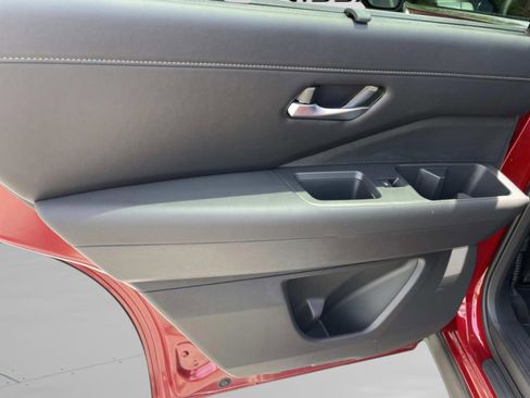 New 2026 Nissan Pathfinder SL FWD image 13