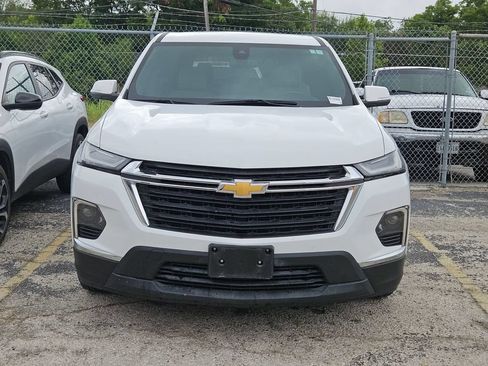 Used 2023 Chevrolet Traverse LS w/ Safety Package FWD image 2