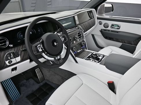 New 2026 Rolls-Royce Cullinan AWD/4WD image 4