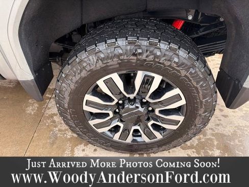 Used 2024 GMC Sierra 3500 Denali Ultimate AWD/4WD image 7
