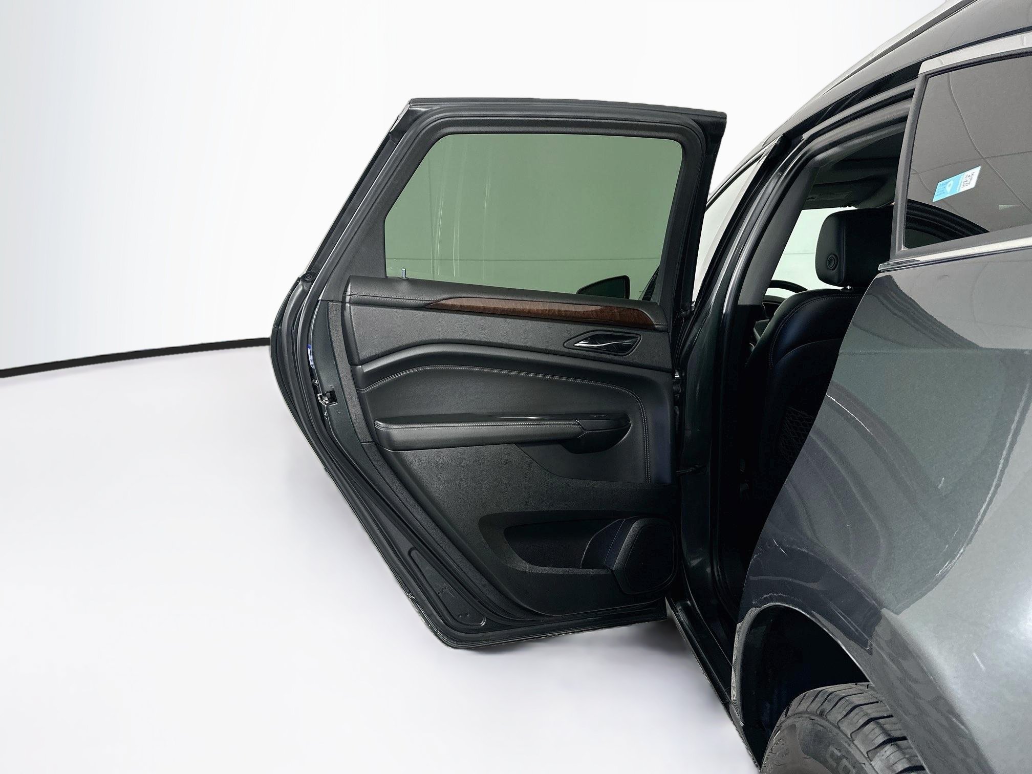 Used 2014 Cadillac SRX Luxury w/ Driver Awareness Package FWD image 28