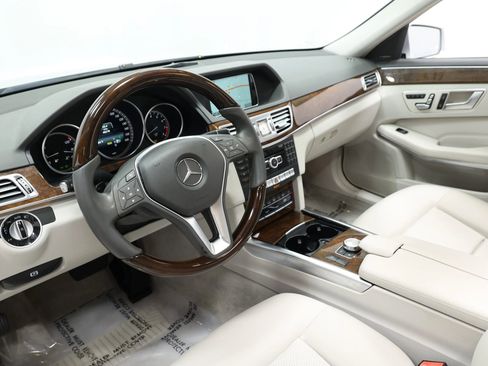 Used 2014 Mercedes-Benz E 350 Sedan image 2