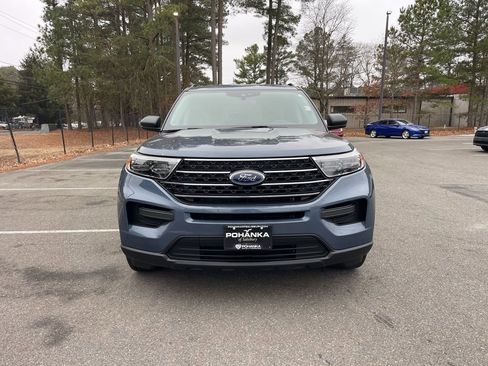 Certified 2021 Ford Explorer XLT image 3