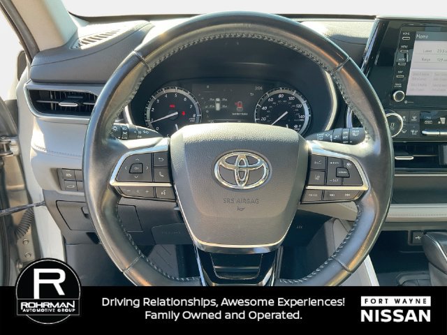 Used 2021 Toyota Highlander XLE AWD/4WD image 20