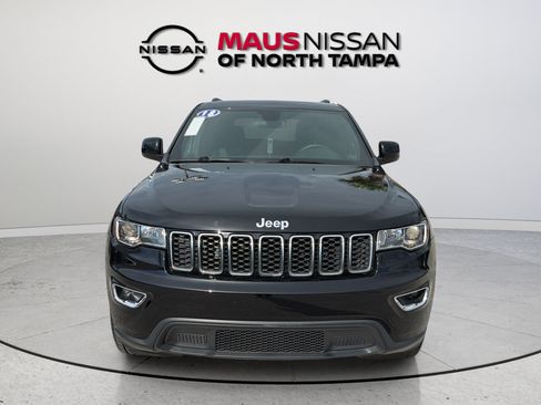 Used 2018 Jeep Grand Cherokee Laredo RWD image 3