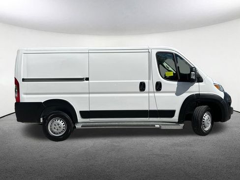 Used 2025 RAM ProMaster 2500 w/ U-Haul Equipment Group FWD image 15