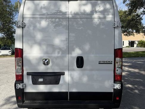 Used 2026 RAM ProMaster 2500 w/ Convenience Group FWD image 9