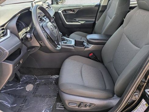 Used 2025 Toyota RAV4 XLE AWD/4WD image 15