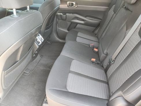 Certified 2023 Kia Sorento LX FWD image 29