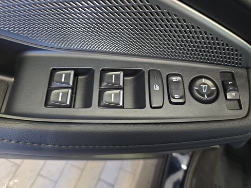 Used 2025 Acura MDX SH-AWD image 29