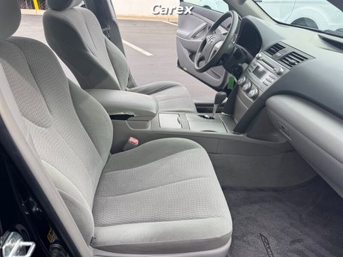 Used 2011 Toyota Camry LE image 16