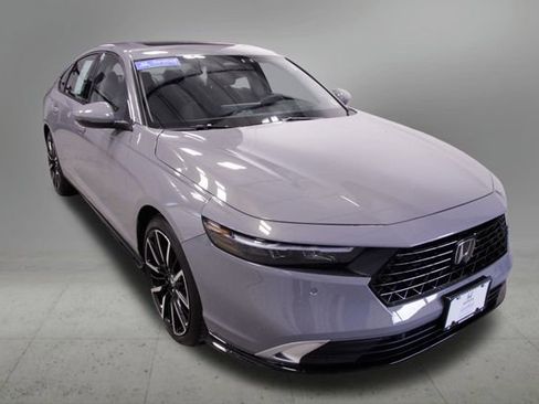 Certified 2025 Honda Accord Touring image 9