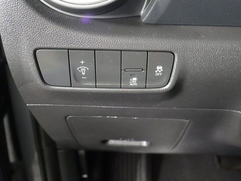 Used 2023 Hyundai Kona SE image 33