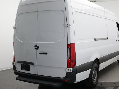 Used 2023 Mercedes-Benz Sprinter 2500 image 7