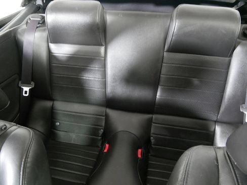 Used 2006 Ford Mustang GT Premium image 13