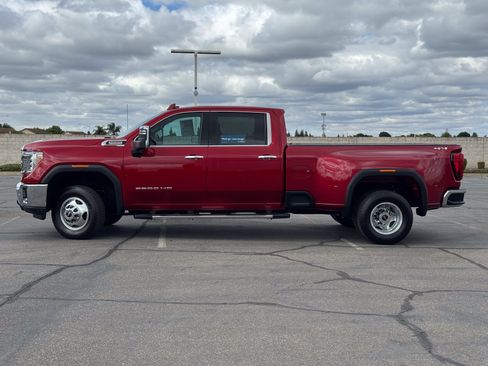 Certified 2023 GMC Sierra 3500 SLT w/ SLT Premium Package AWD/4WD image 4