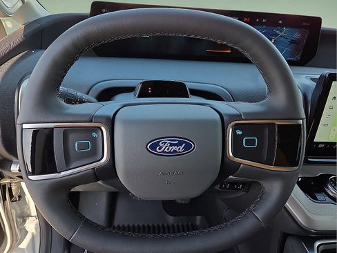 New 2026 Ford Expedition Active image 24