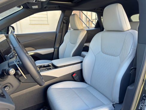 Used 2025 Lexus RX 350 Premium Plus w/ Accessory Package FWD image 39