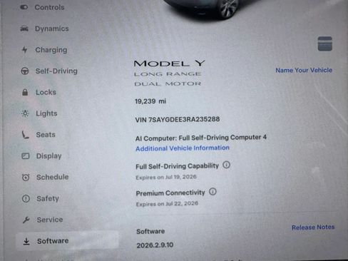 Used 2024 Tesla Model Y Long Range AWD/4WD image 10