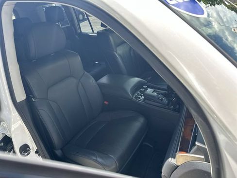 Used 2021 Lexus LX 570 4WD w/ Luxury Package image 28