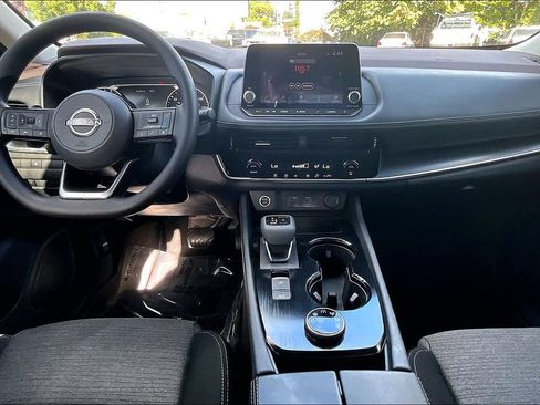 Used 2022 Nissan Rogue SV AWD/4WD image 15