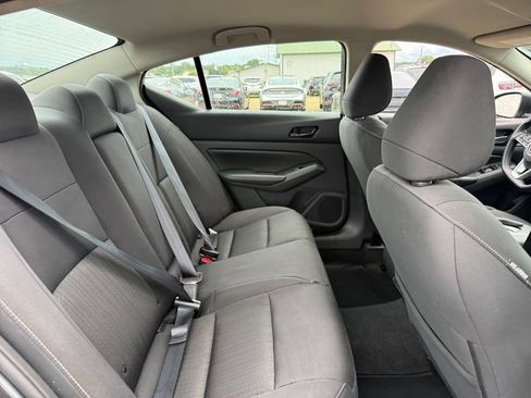 Used 2025 Nissan Altima 2.5 SV FWD image 38
