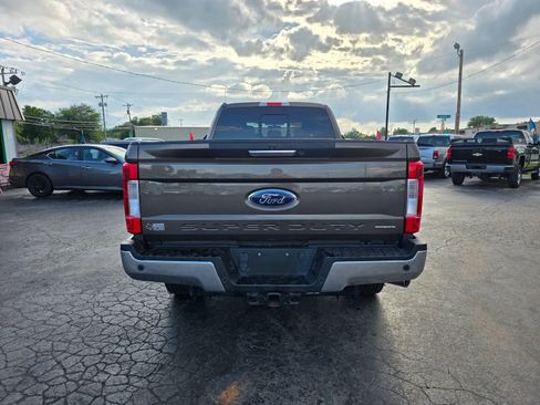 Used 2017 Ford F250 Lariat w/ Chrome Package image 24