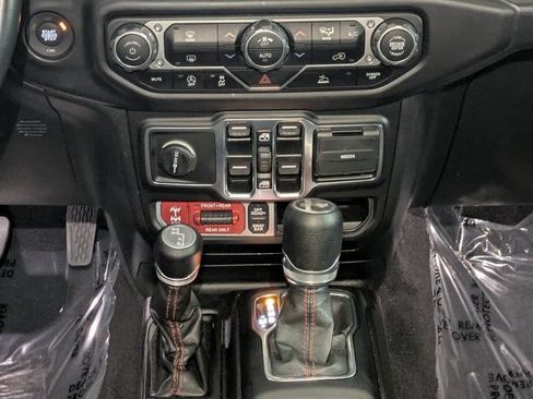 Used 2021 Jeep Wrangler Unlimited Rubicon w/ LED Lighting Group AWD/4WD image 19