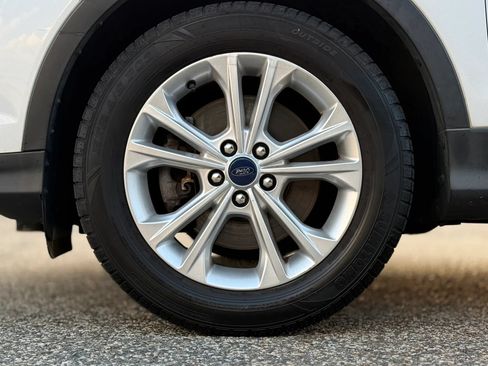 Used 2017 Ford Escape SE AWD/4WD image 29