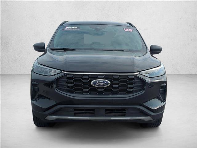 Used 2025 Ford Escape ST-Line FWD image 2