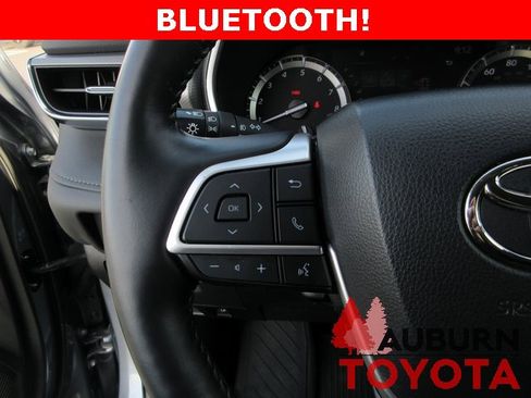 Certified 2022 Toyota Highlander Platinum image 17