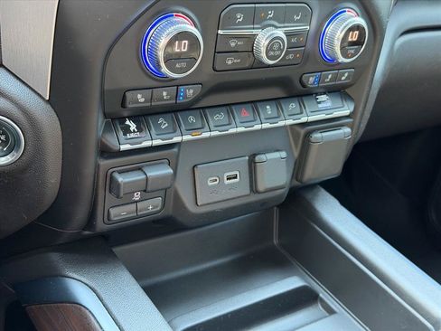 Used 2021 GMC Sierra 1500 SLT AWD/4WD image 15