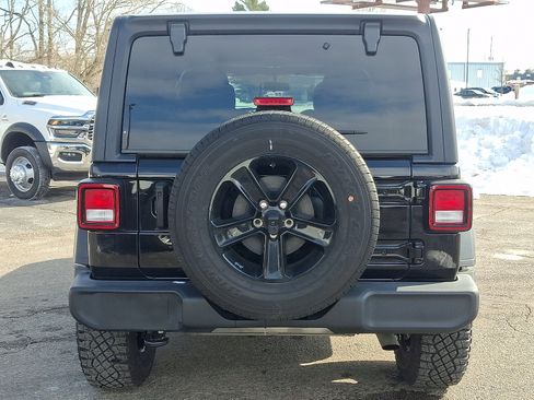 Used 2022 Jeep Wrangler Unlimited Sport image 6