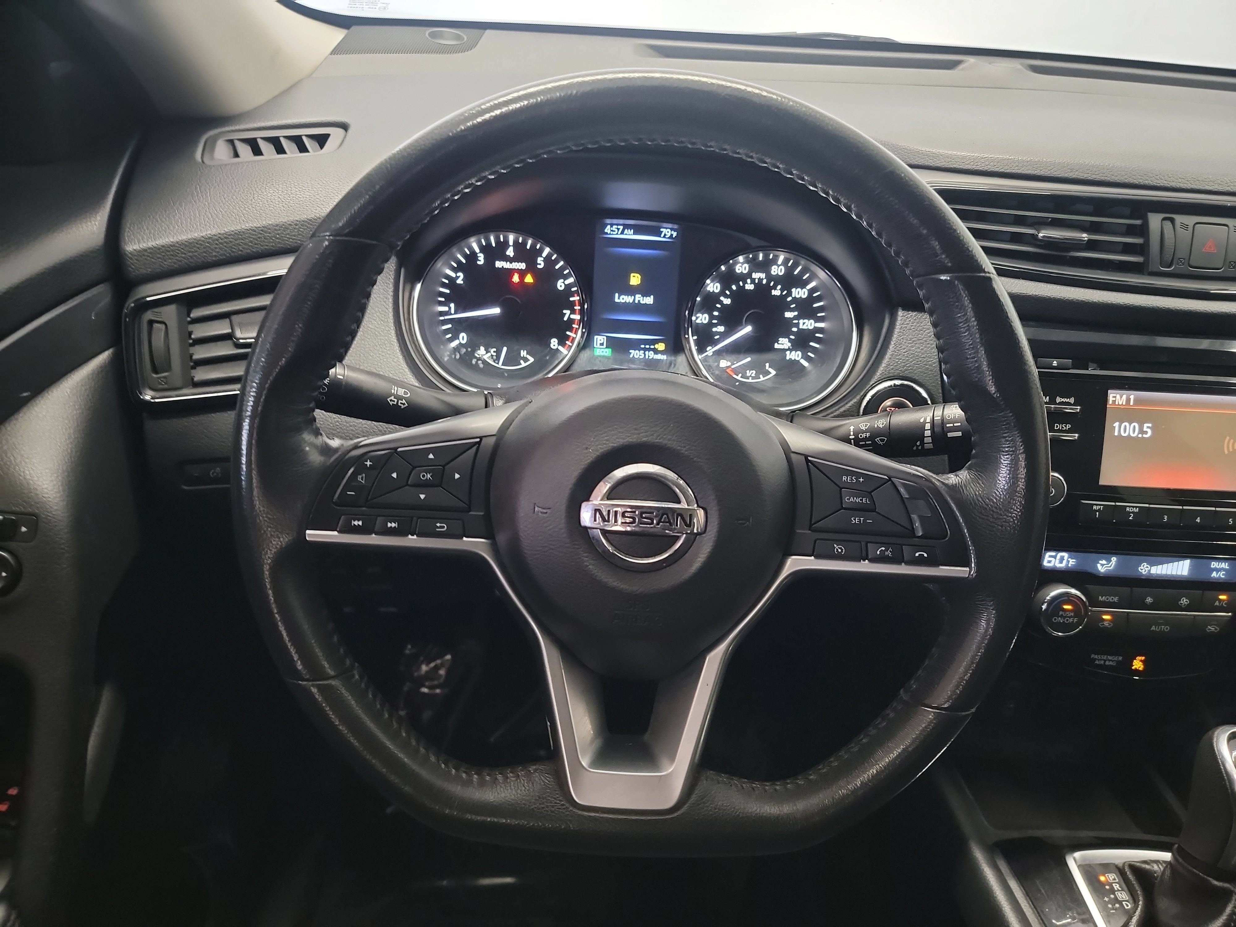 Used 2017 Nissan Rogue SV AWD/4WD image 17