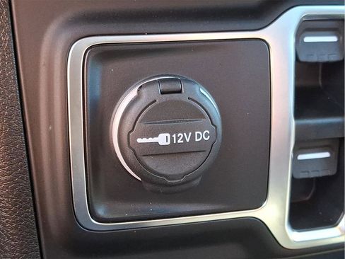 Used 2025 Jeep Gladiator Sport AWD/4WD image 23