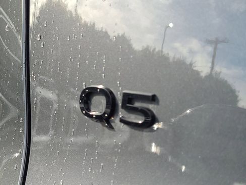 Used 2025 Audi Q5 Premium w/ Convenience Package image 7